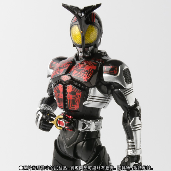 S.H.Figuarts MASKED RIDER DARK KABUTO